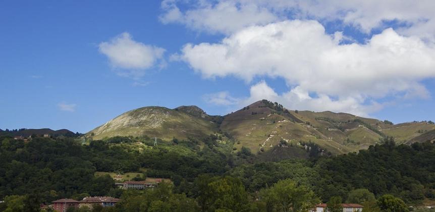 Casa La Cruz A 2Km De Onís المظهر الخارجي الصورة