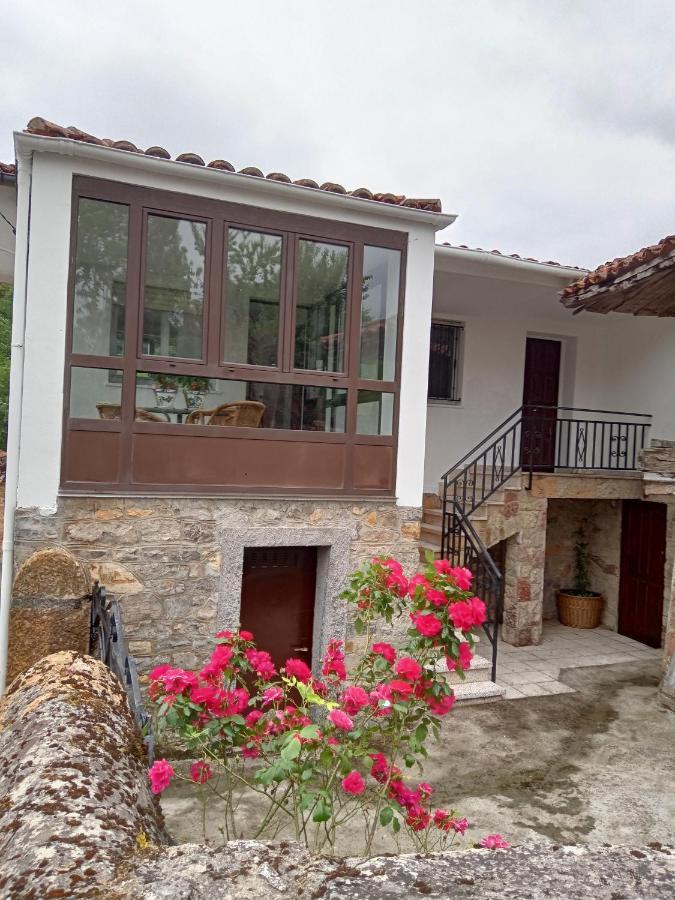 Casa La Cruz A 2Km De Onís المظهر الخارجي الصورة