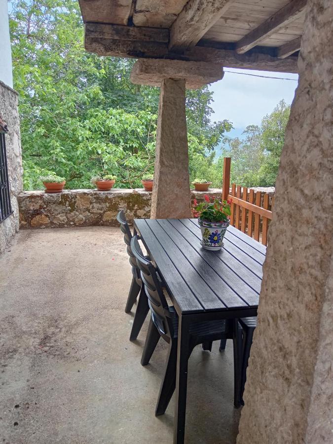 Casa La Cruz A 2Km De Onís المظهر الخارجي الصورة